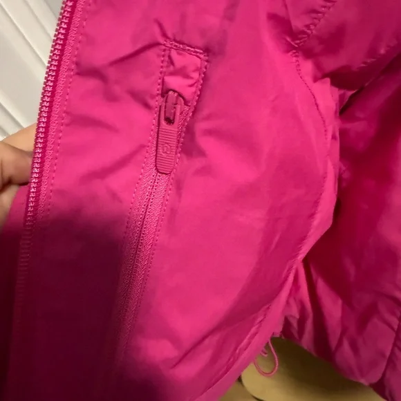 Lululemon Womens Pink Puffer Vest size 2 - Picture 6 of 6